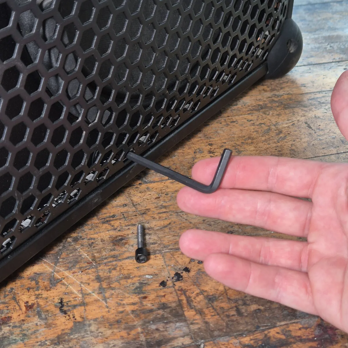 Trin 1 — afmonter grillen